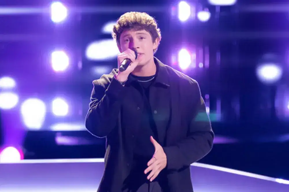 The Voice coaches duke it out over contestant's riveting Coldplay performance: 'Half my team is 4-chair turns'