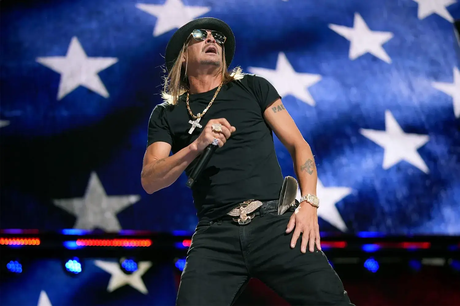 Kid Rock storms offstage after Nashville audience doesn't clap along: 'If you ain't gonna clap, I'm gone' Illustrations