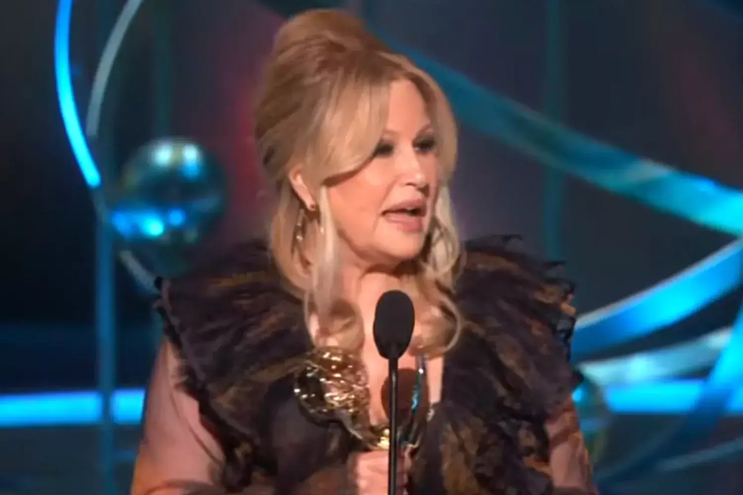 Jennifer Coolidge thanks 'all the evil gays' before getting Emmys speech cut off Related images #2