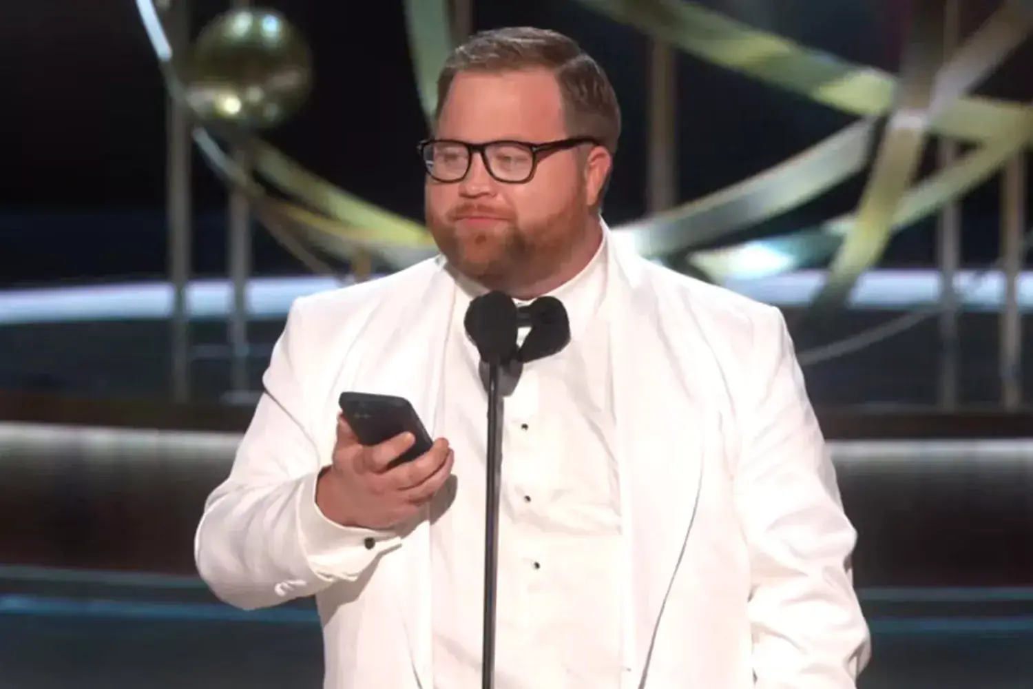Paul Walter Hauser explains why he was eating mangos before his Emmy win Related images #4